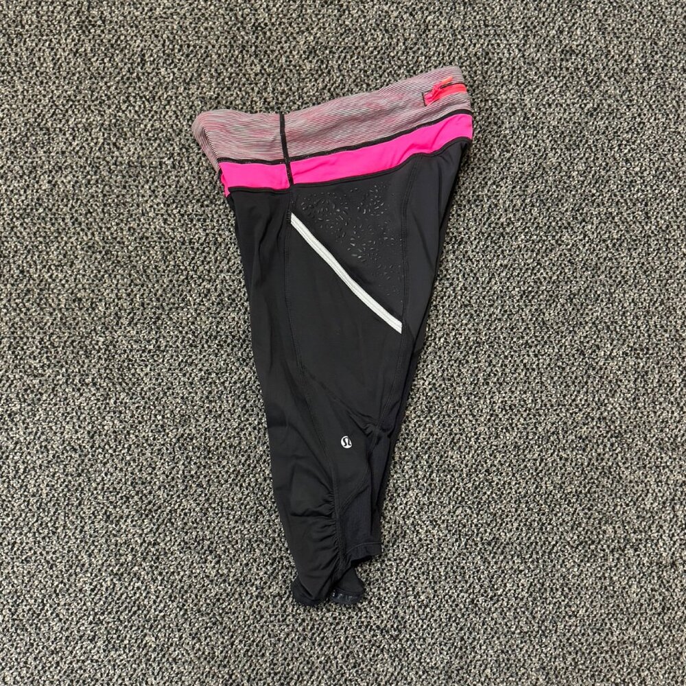 Lululemon Size 4 Black Pink Elastic Waist Running Capri Leggings